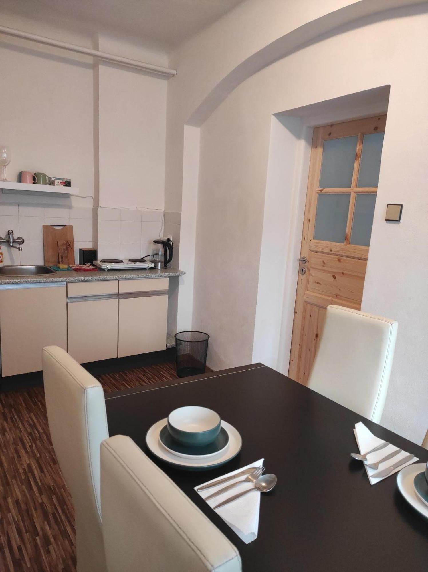 Apartman U Krtka ラーズニェ・キンジュヴァルト エクステリア 写真